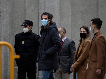 El diputado y secretario de Organización de Podemos, Alberto Rodríguez, a su llegada al Tribunal Supremo para declarar como investigado por una presunta agresión a un policía.