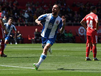 Darder celebra uno de sus goles en Girona.