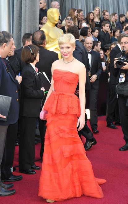 Michelle Williams, en la alfombra roja. La actriz viste un modelo de Louis Vuitton.