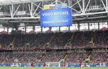 Imagen del videomarcador del Spartak Stadium de Moscú durante el partido entre México y Portugal.