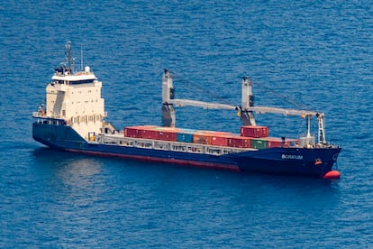El buque sospechoso de llevar armas a Israel renuncia a hacer escala en España pese a tener permiso