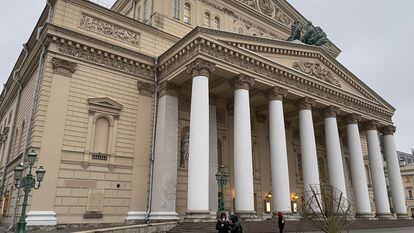 Entrada principal del teatro Bolshói de Moscú.