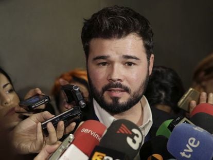 El portavoz parlamentario de ERC en el Congreso, Gabriel Rufián, en una rueda de prensa en el Congreso.