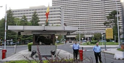 Entrada del Hospital Central de la Defensa Gómez Ulla, en Madrid.