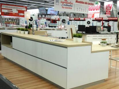 Una cocina expuesta en Media Markt Siero (Asturias). 