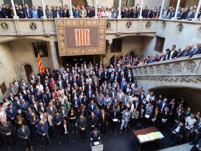 Encuentro de alcaldes en el Palau de la Generalitat, en Barcelona. En vídeo, la declaración completa de Torra.