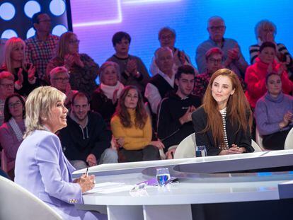 Julia Otero (izquierda) junto a Leticia Dolera en el programa especial de 'Días de Tele' por el 8-M.