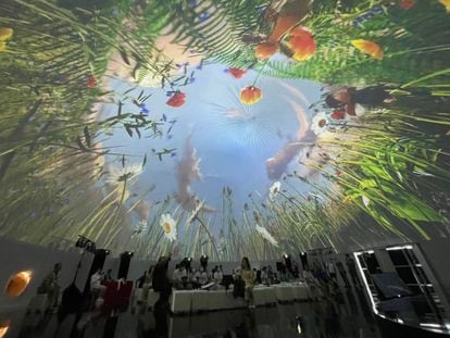 Visitantes de una exposición en la 5.ª Cumbre Digital de China en el Centro Internacional de Conferencias y Exposiciones de Fuzhou, en julio pasado.