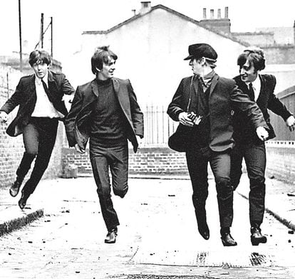 Los Beatles, en una imagen de la película 'Qué noche la de aquel día', dirigida por Richard Lester en 1964.