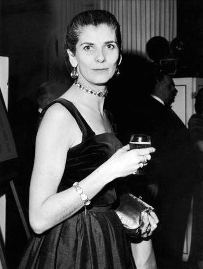 La escritora Elizabeth Jane Howard, en Londres en 1962.