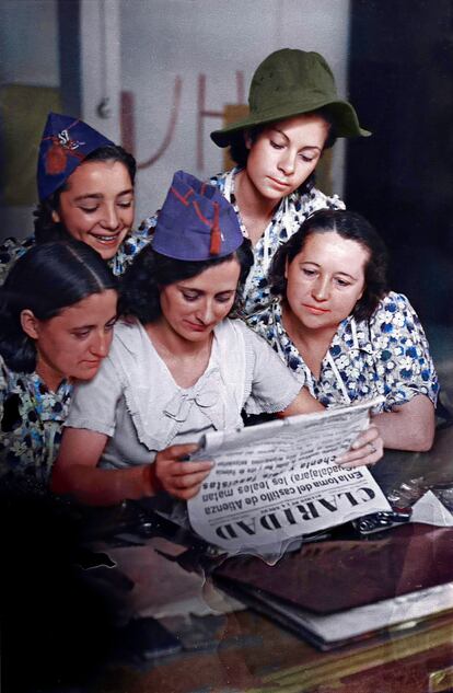 1936, milicianas del 5º Regimiento de Madrid.