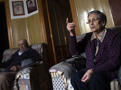 Marcial y Pilar, en su casa de Arrecife (Lanzarote).