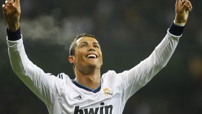 Cristiano Ronaldo festeja uno de sus goles.