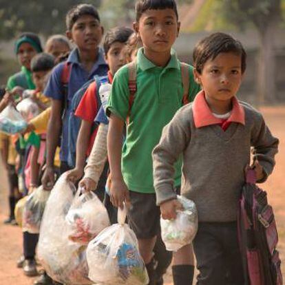 Cambio climático  El colegio de Vigo que cambió el papel albal y los  plásticos por la fiambrera y redujo los residuos. Felicitación del  Ministerio de Educación. Colegios sin residuos. Recreos Residuos