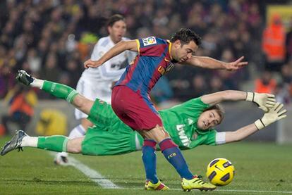 Xavi, instantes antes de marcar en el último clásico, disputado en el Camp Nou el pasado noviembre.