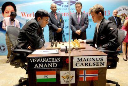 Anand y Carlsen, en un momento de la partida. 