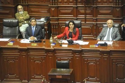 El debate sobre la moci&oacute;n de censura contra la primer ministra, ayer en el Parlamento peruano. 