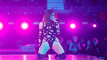 Anitta en uno de los momentos de su actuación de la gala Los40 Music Awards de 2022.