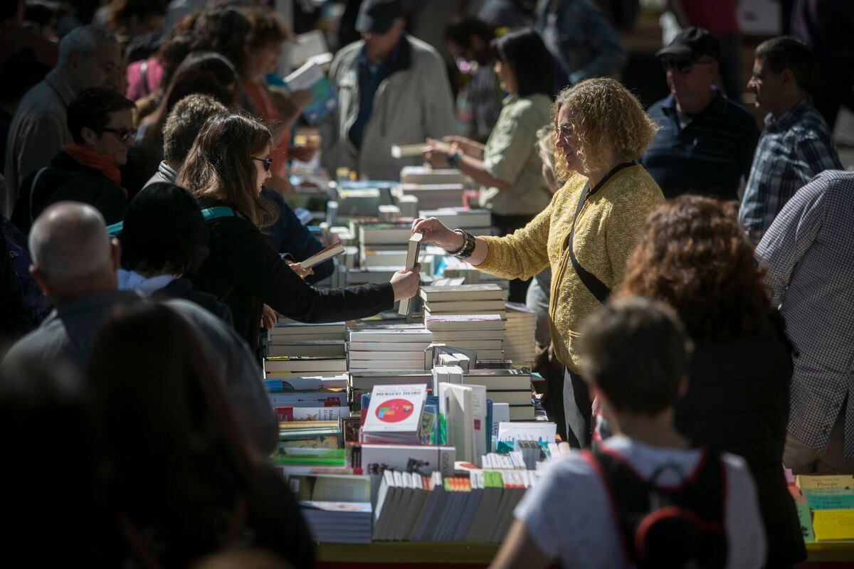 Sant Jordi 2023 O Potser Simplement Li Regalaré Una Rosa I Un Llibre Quadern El PaÍs 8130