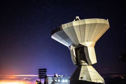 Observatorio de 30m de Pico Veleta durante las observaciones preliminares del Event Horizon Telescope