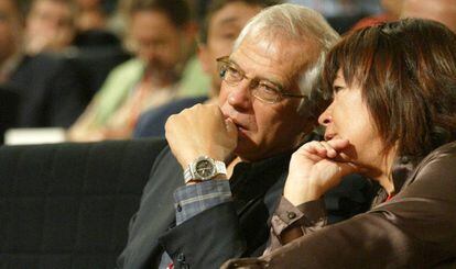 Cristina Narbona y Josep Borrell, en la clausura de la Conferencia Política del PSOE celebrada en Madrid en septiembre de 2006.