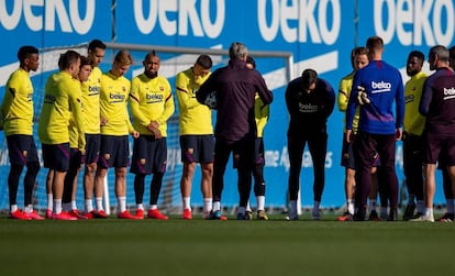 Setién se dirige a los jugadores en el entrenamiento de este miércoles.