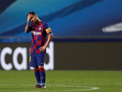 Messi se lamenta tras uno de los goles del Bayern