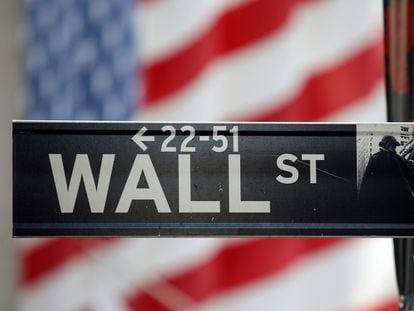 El cartel de la calle de Wall Street en Nueva York.