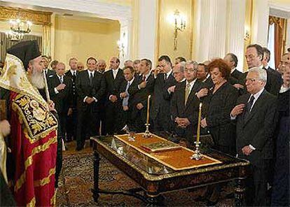 En la imagen, la ceremonia religiosa a la que han asistido los miembros del nuevo Gobierno griego.