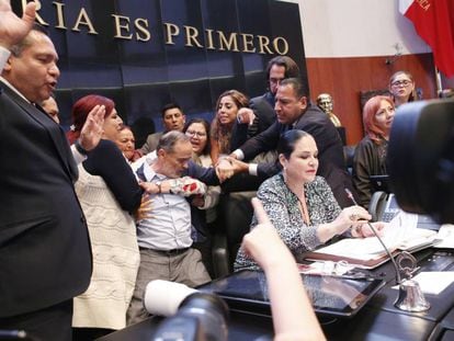 La toma de protesta de Rosario Piedra en el Senado mexicano.