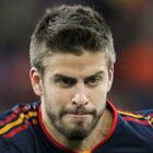 Piqué controla el alón en la final del Mundial de Sudáfrica de 2010 entre Holanda y España.