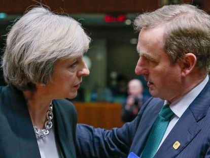 Theresa May y Enda Kenny, en diciembre pasado en Bruselas.
