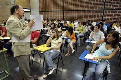 Exámenes de selectividad en la Universidad de Valencia.