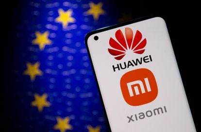 Los fabricantes chinos Xiaomi y Huawei son los principales acusados por el gobierno lituano de malas prácticas de privacidad y seguridad en sus dispositivos.