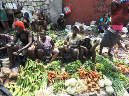 Vendedores en un mercado de Petion-Ville, en Hait&iacute;.