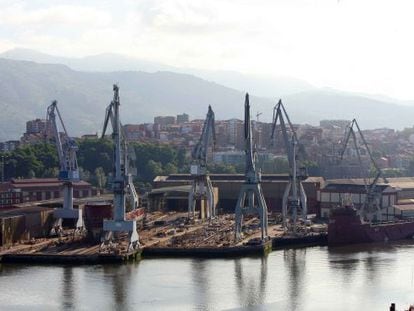 Vista de los astilleros de La Naval, en Sestao.
