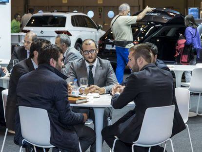 Reuniones de negocios durante la anterior edición de Madrid Auto.