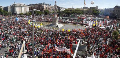 Manifestaci&oacute;n contra los recortes convocada por la Cumbre Social en la plaza de Col&oacute;n en Madrid el pasado 15 de septiembre. 