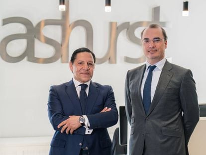 El nuevo counsel, Alfonso González-Espejo García, junto al Socio director de Ashurst España, Jorge Vázquez Orgaz.