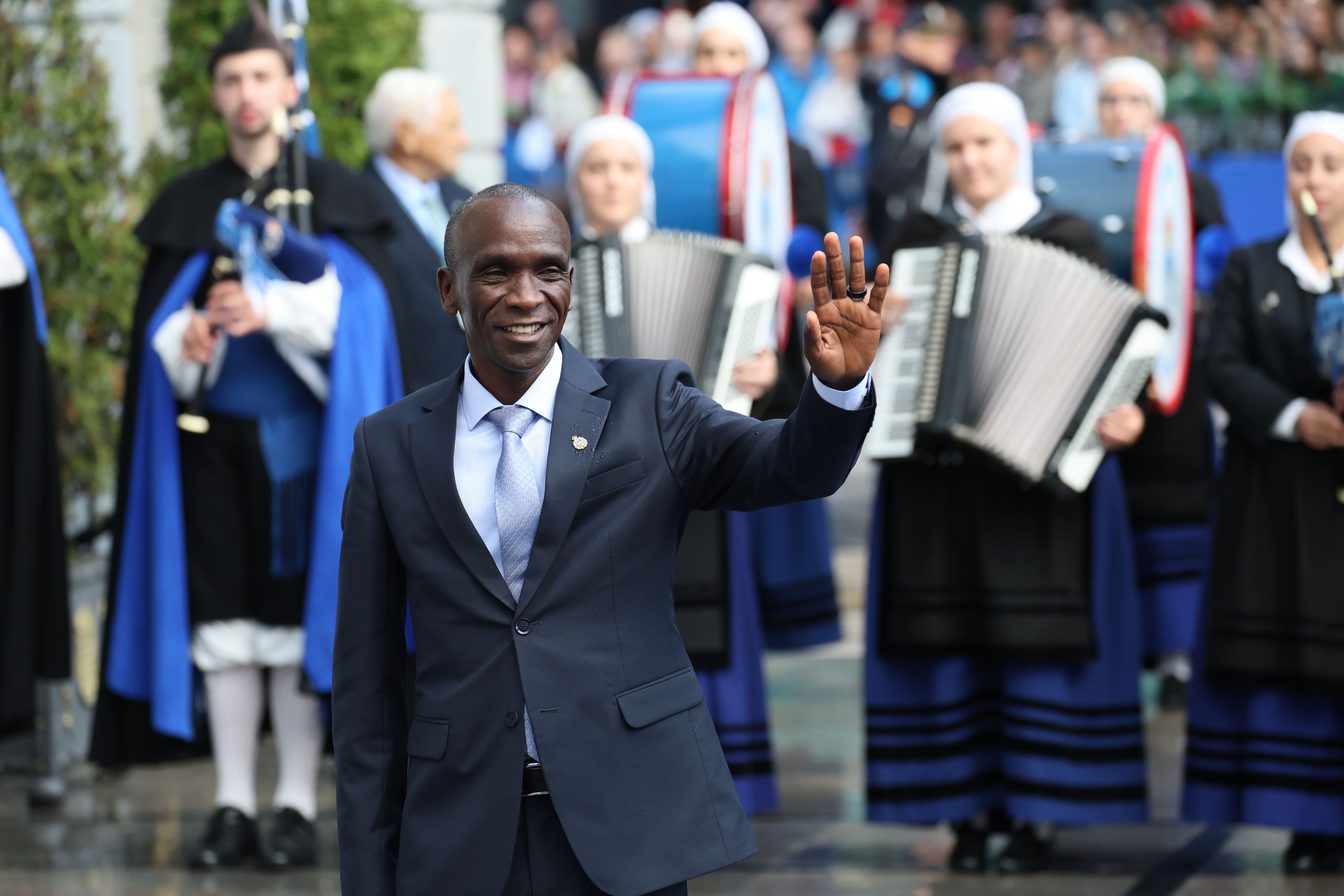 Eliud Kipchoge, Premio Princesa de Asturias de los Deportes, a su llegada a la entrega de los ‘Premios Princesa de Asturias 2023', a 20 de octubre de 2023, en Oviedo (España).
PREMIOS;PRINCESA DE ASTURIAS;REYES;FAMOSOS;CASA REAL
Raúl Terrel / Europa Press
20/10/2023