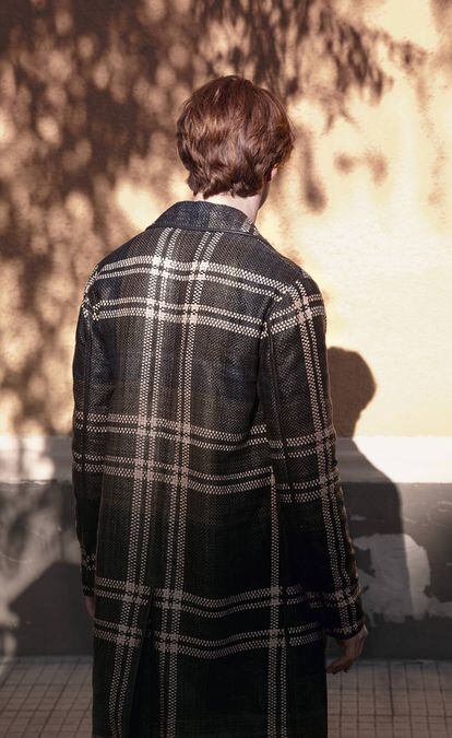El ocre, en sus distintas variaciones, es el color oficial de la Ciudad Eterna desde el siglo XVI. Abrigo louis Vuitton.