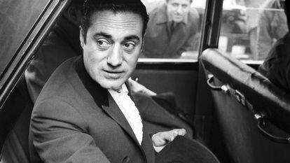 Miguel Báez ‘El Litri’, en el coche, antes de salir a la plaza de toros de Las Ventas de Madrid, en 1967.