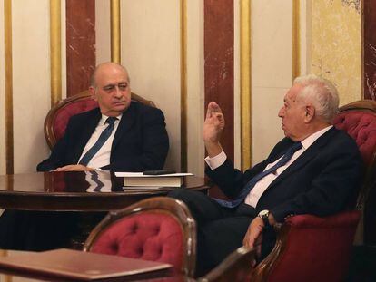 Los exministros Jorge Fernández Díaz y José Manuel García Margallo.