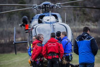 Los equipos de rescate en Seyne, este miércoles.