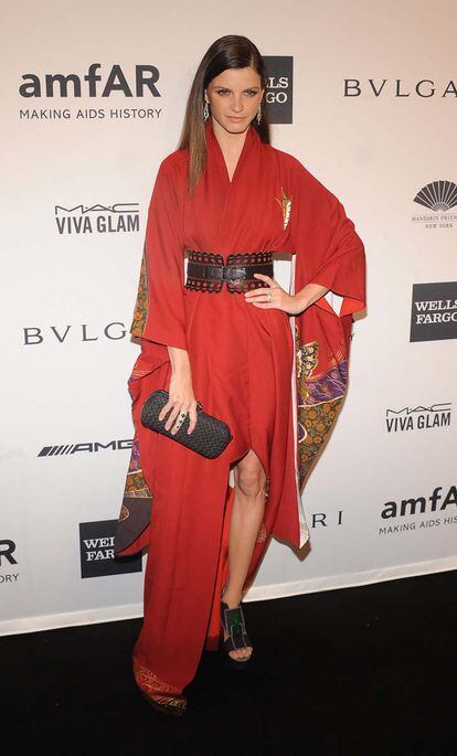 Jeisa Chiminazzo hizo un guiño a la cultura asiática con este kimono en color rojo que se ajustó al cuerpo con un cinturón.