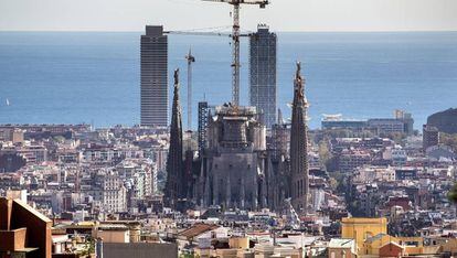 La Sagrada Familia en una imagen tomada desde el Carmel.