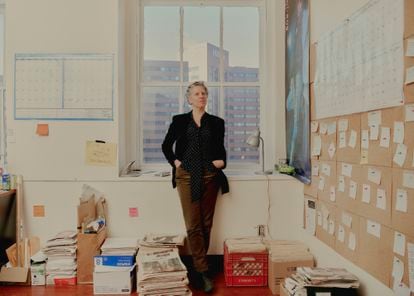 Virginia Eubanks, politóloga y profesora estadounidense, fotografiada en su despacho en Albany en enero de 2022.