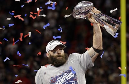 Edelman, con el trofeo Vince Lombardi.