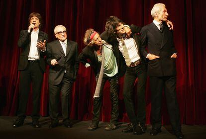 Con el director Martin Scorsese, durante la presentación del documental 'Shine a light', en la 58ª edición del Festival Internacional de Cine de Berlín, la Berlinale. Jagger, que no quedó contento con el resultado del documental, comentó "Creo que es la primera película en la que Scorsese no usa 'Gimme Shelter'".