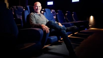 Howard Gordon, guionista y productor de series, fotografiado en la sala de visionados de Sony Pictures en Madrid el 3 de marzo.